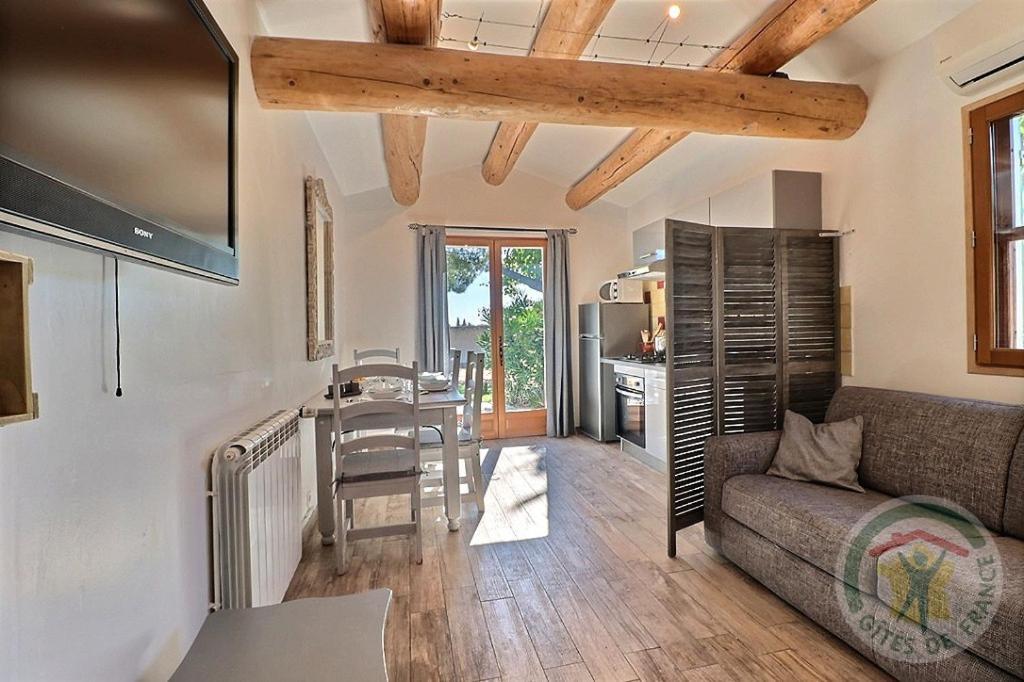 Mas De Plisset Apartment Saint-Gilles  Ngoại thất bức ảnh