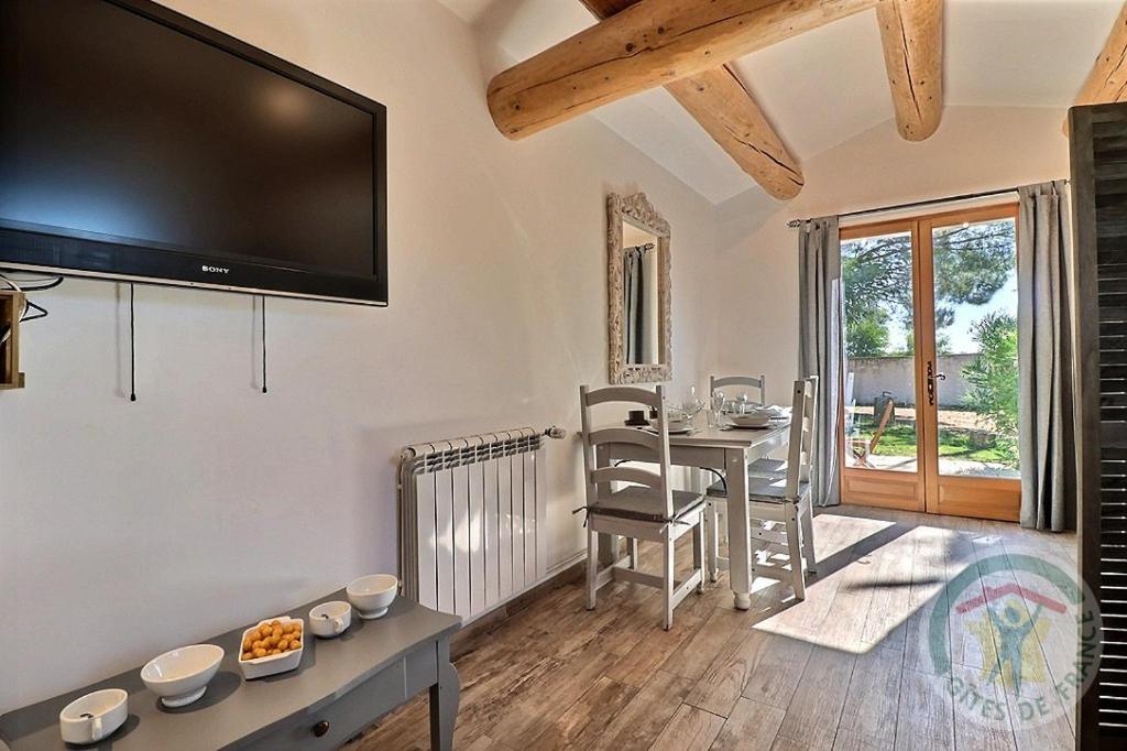 Mas De Plisset Apartment Saint-Gilles  Ngoại thất bức ảnh