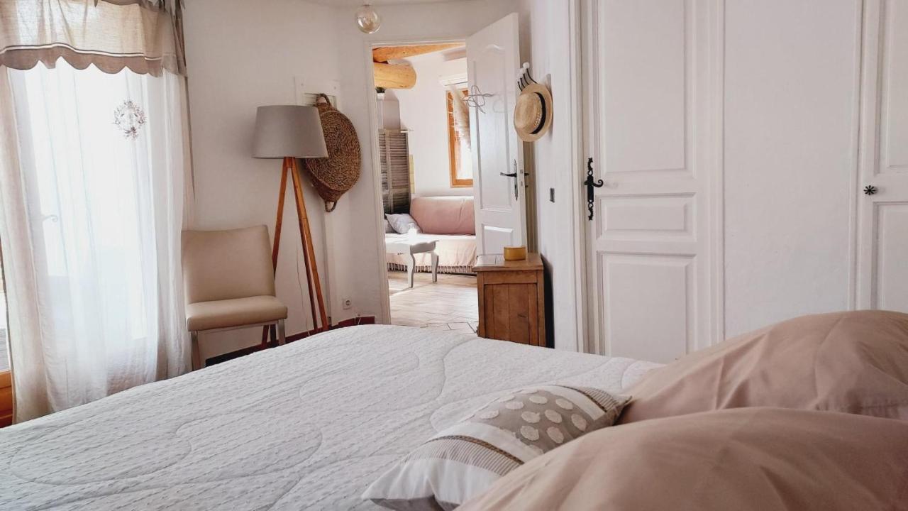 Mas De Plisset Apartment Saint-Gilles  Ngoại thất bức ảnh
