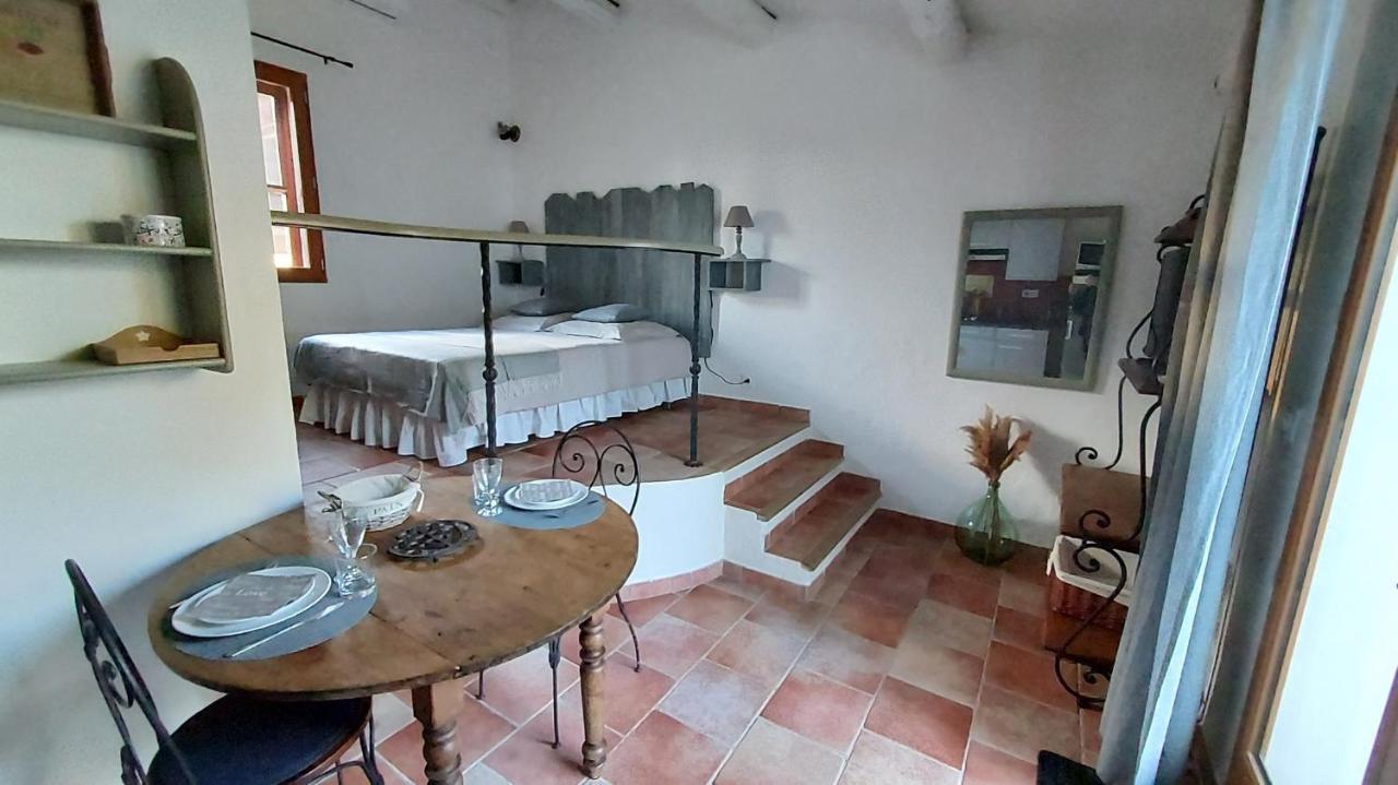 Mas De Plisset Apartment Saint-Gilles  Ngoại thất bức ảnh