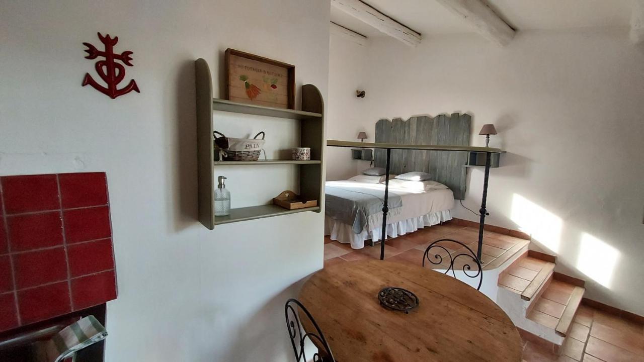 Mas De Plisset Apartment Saint-Gilles  Ngoại thất bức ảnh