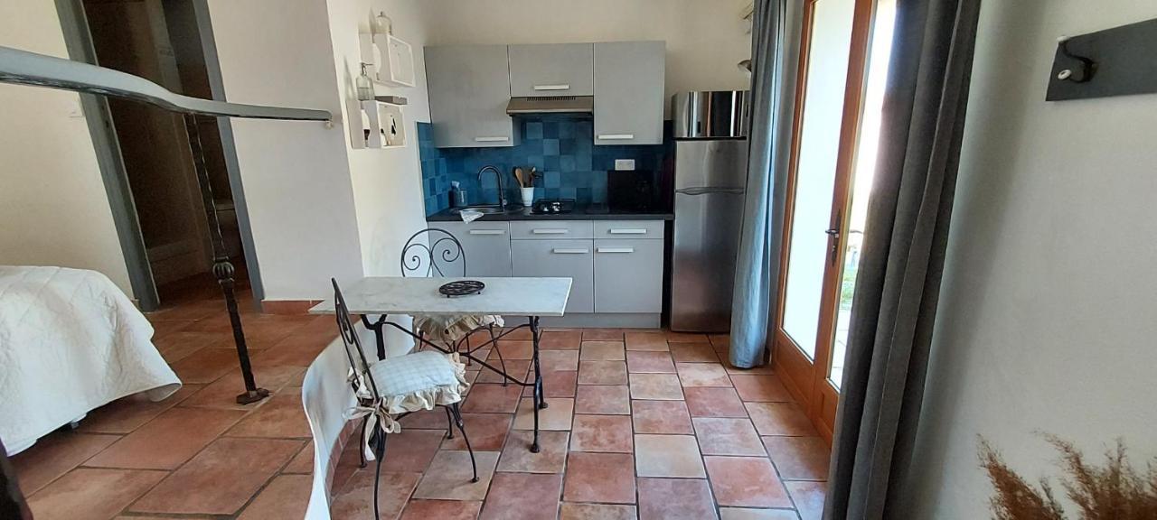 Mas De Plisset Apartment Saint-Gilles  Ngoại thất bức ảnh