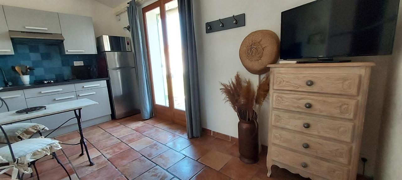 Mas De Plisset Apartment Saint-Gilles  Ngoại thất bức ảnh