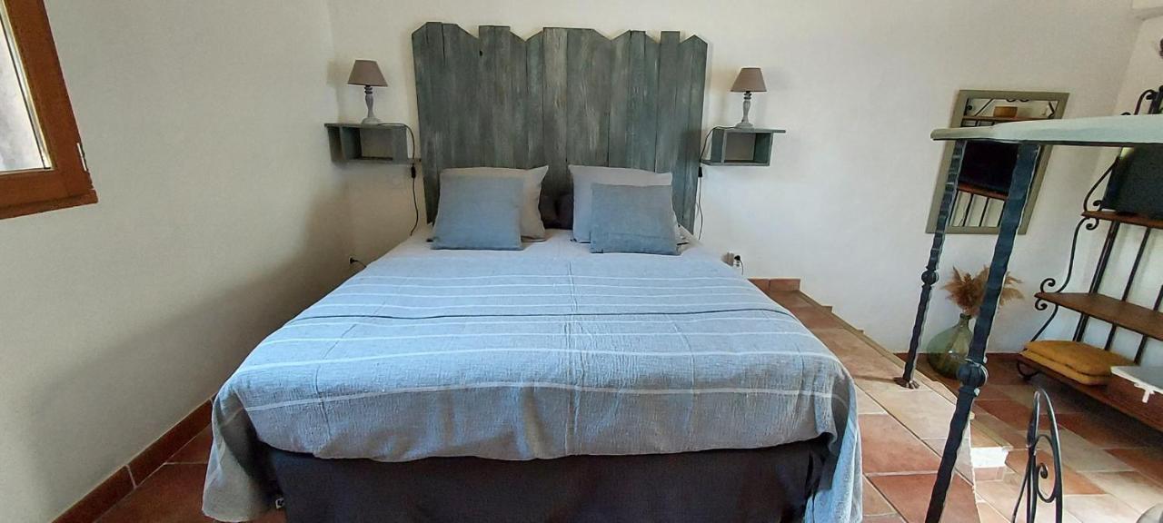 Mas De Plisset Apartment Saint-Gilles  Ngoại thất bức ảnh